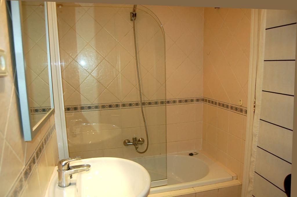 Apartamento Tiziano Mercado Central Lägenhet Valencia Rum bild